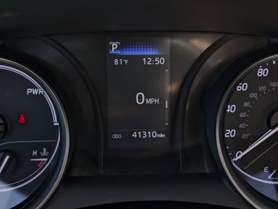 2022 Toyota Camry Hybrid SE