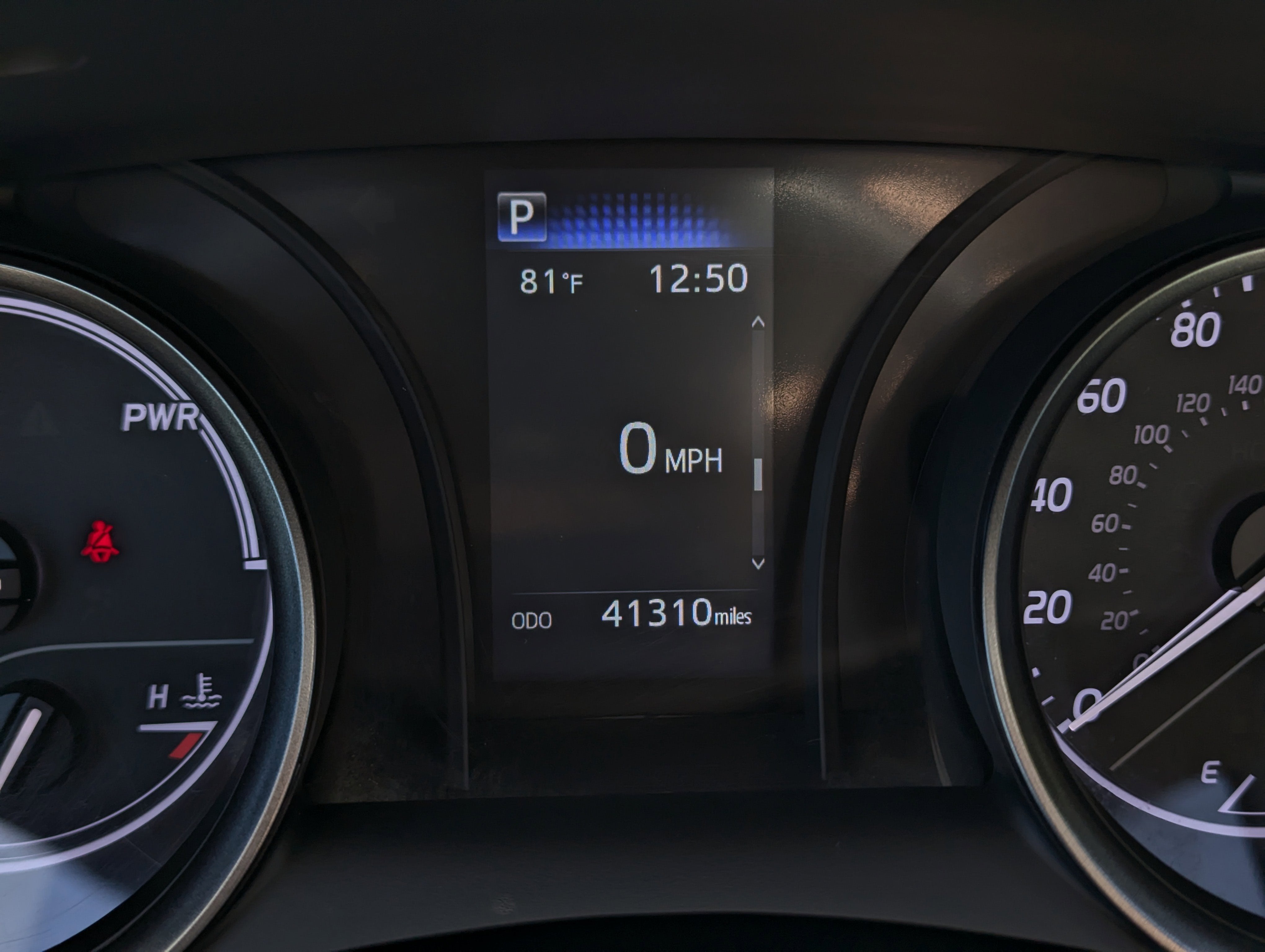 2022 Toyota Camry Hybrid SE