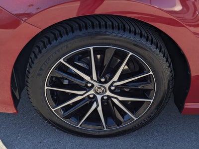 2022 Toyota Camry Hybrid SE