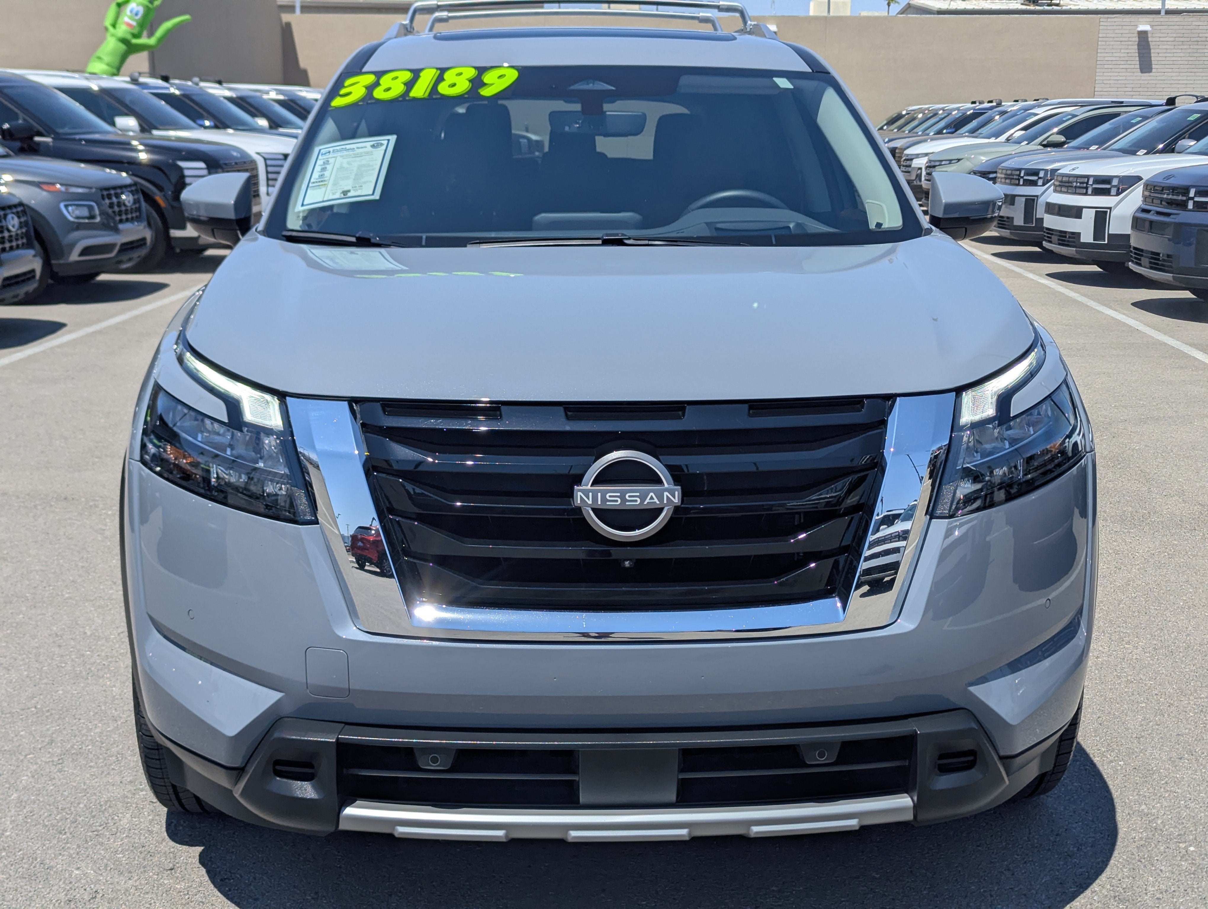 2025 Nissan Pathfinder Platinum
