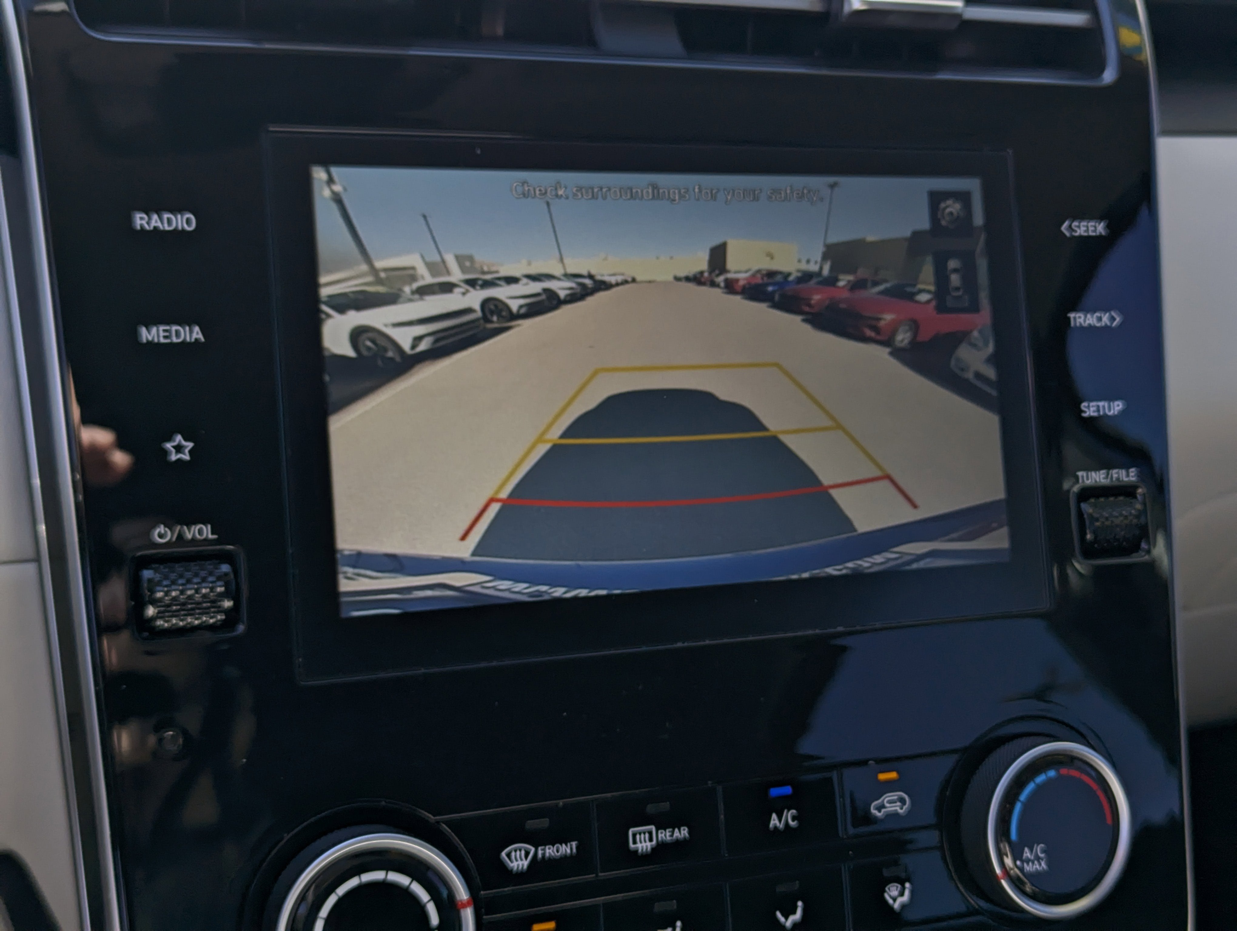 2022 Hyundai TUCSON SE