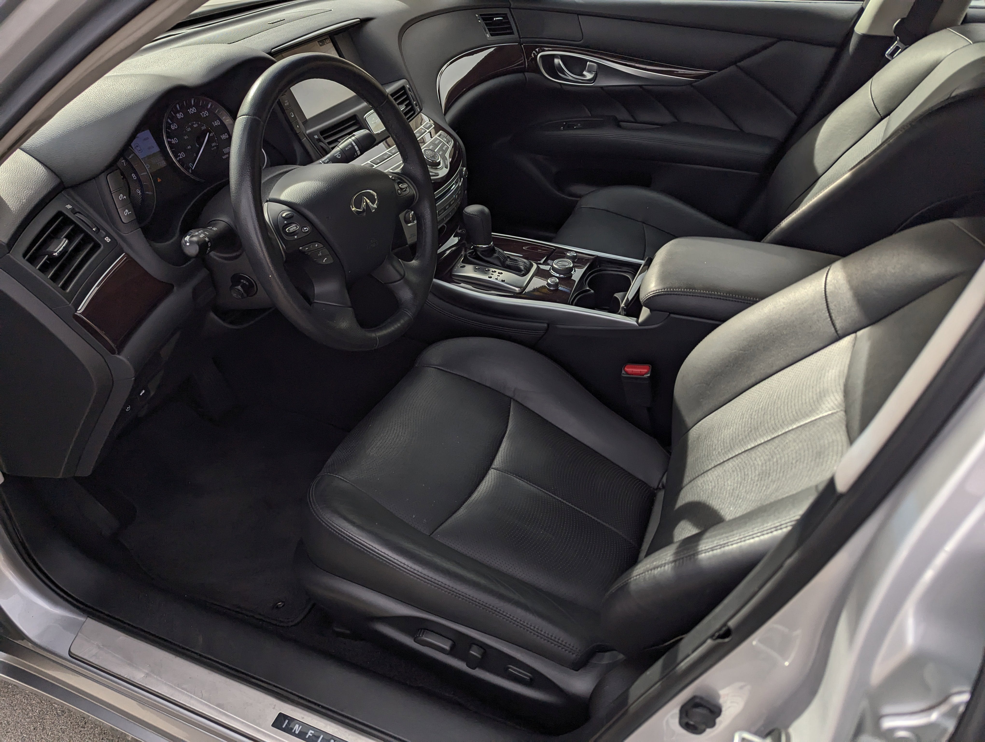 2019 INFINITI Q70L 3.7 LUXE