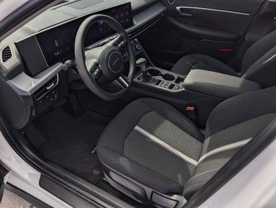 2025 Hyundai SONATA SE