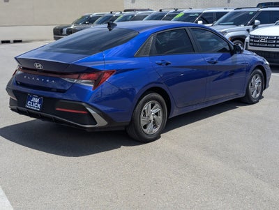 2025 Hyundai ELANTRA SE