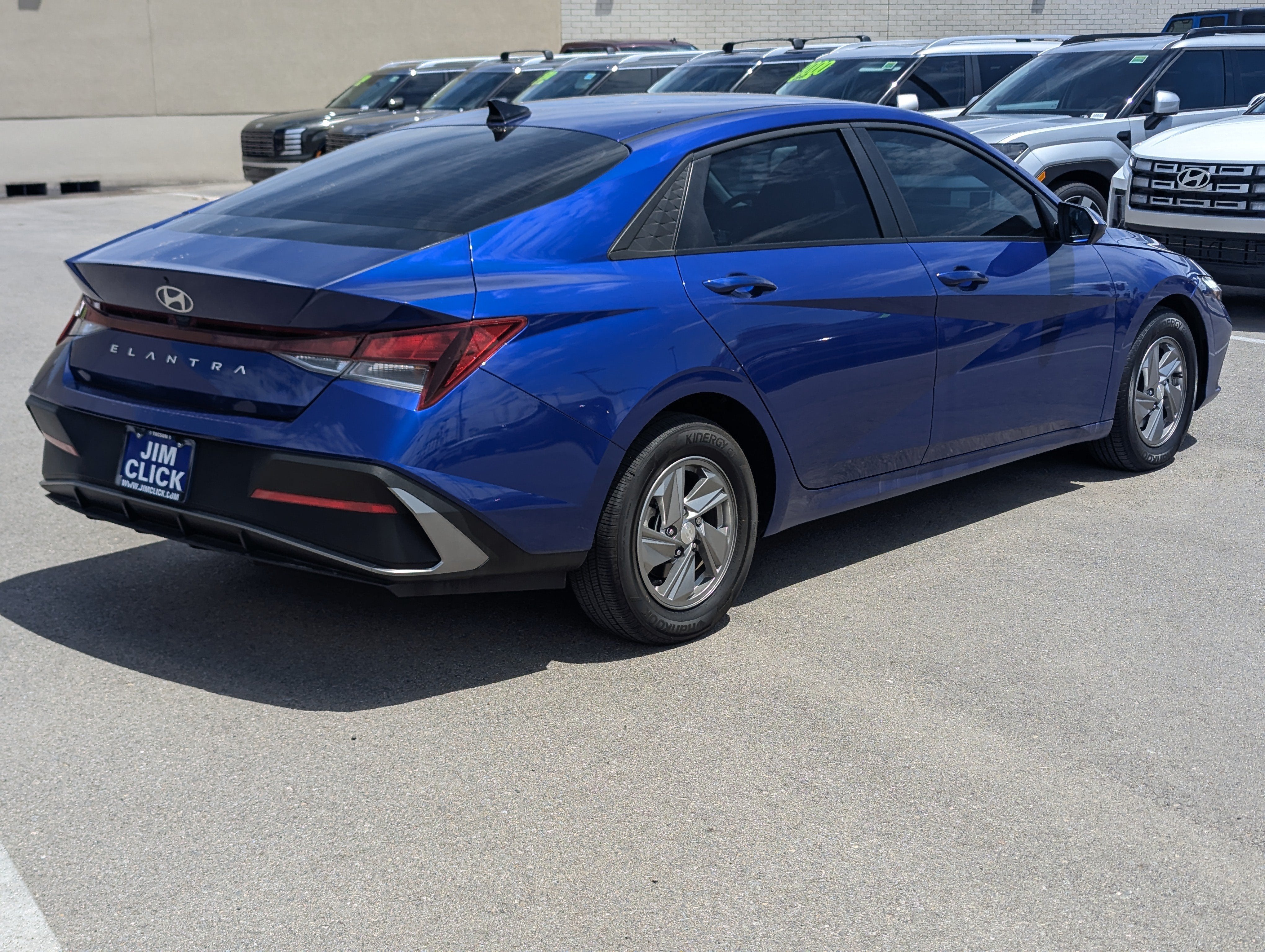 2025 Hyundai ELANTRA SE