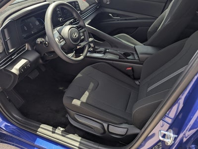 2025 Hyundai ELANTRA SE