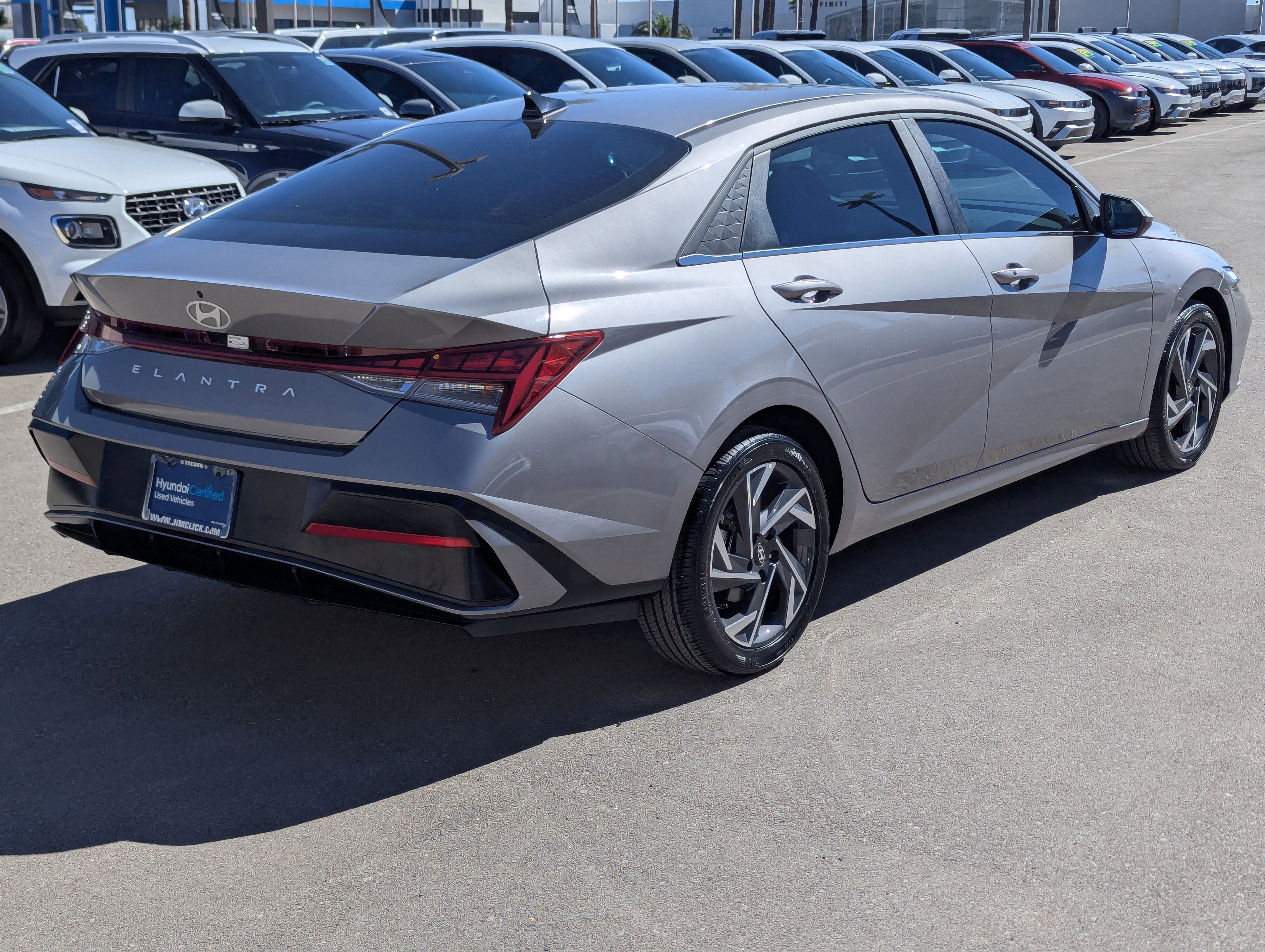 2024 Hyundai ELANTRA SEL